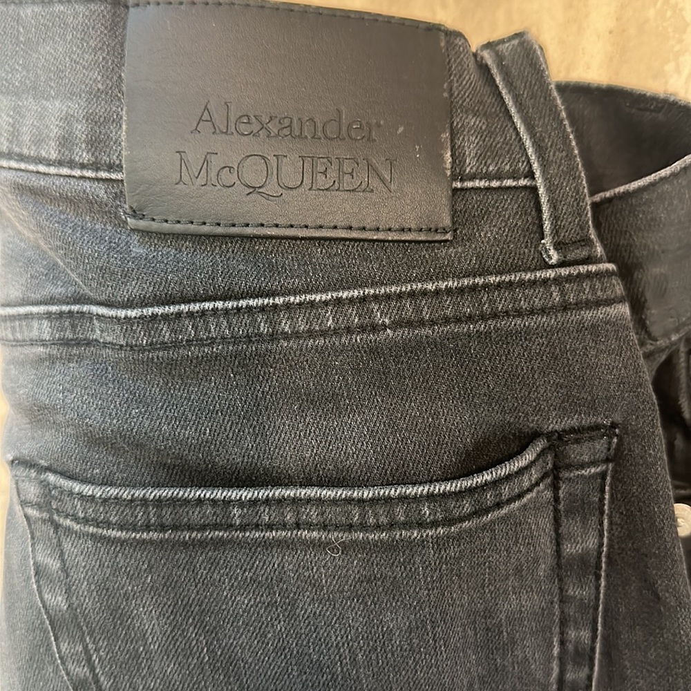 MENS ALEXANDER MCQUEEN 100% AUTHENTIC JEANS SIZE 31